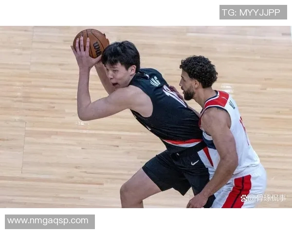 能好好打场球了!拓记:杨瀚森被下放 将不会随队前往菲尼克斯